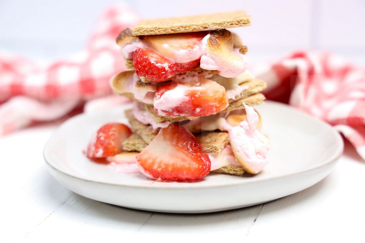 Strawberry White Chocolate S'mores - Set 4 - Image 3