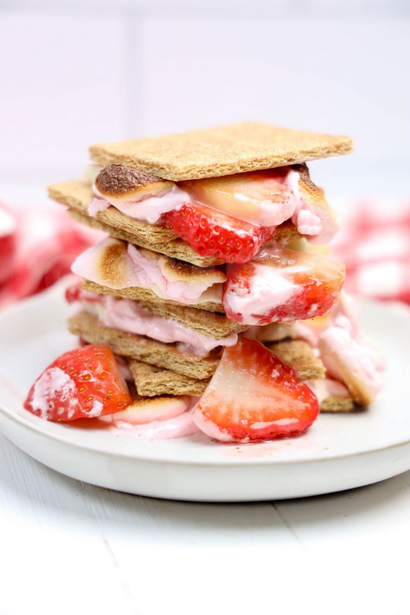 Strawberry White Chocolate S'mores - Set 4