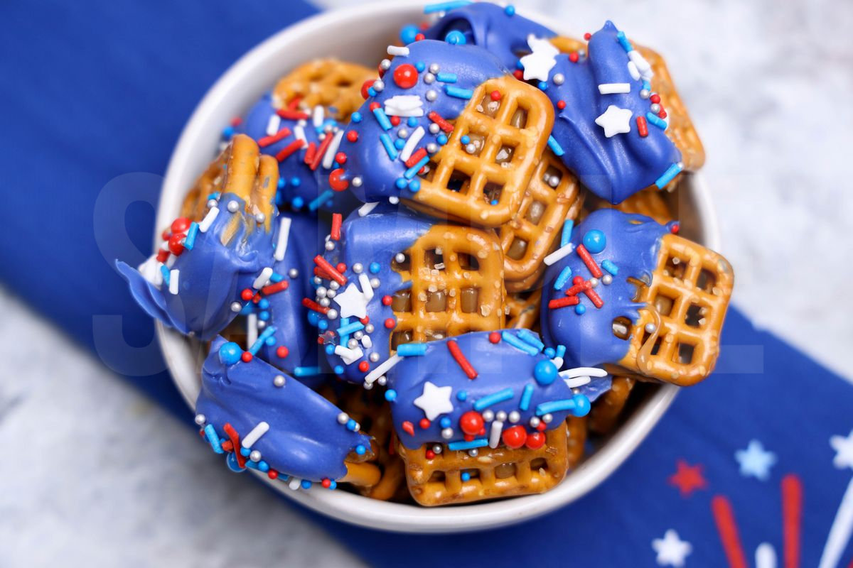 July 4th Caramel Dipped Pretzels - Set 2 - Image 3
