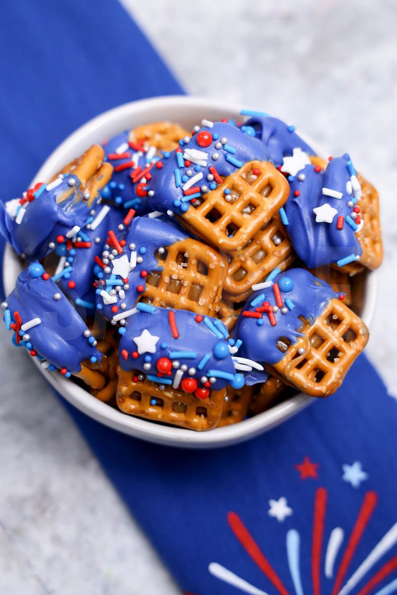 July 4th Caramel Dipped Pretzels - Set 2 - Image 2