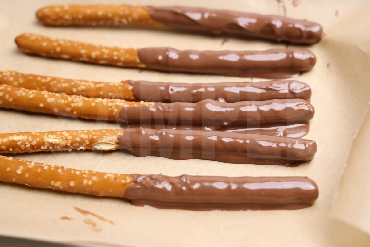 Fall Sprinkle Pretzel Rods - Set 4 - Image 8