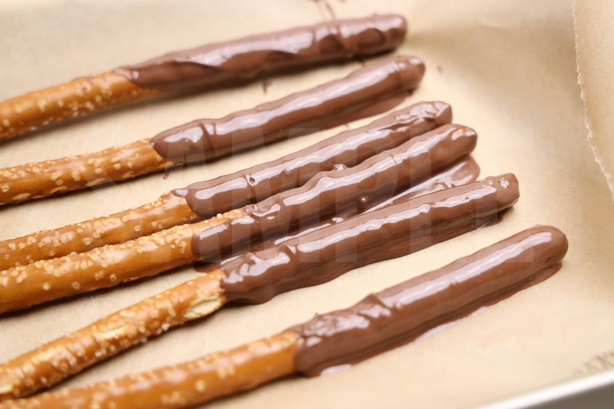Fall Sprinkle Pretzel Rods - Set 4 - Image 7