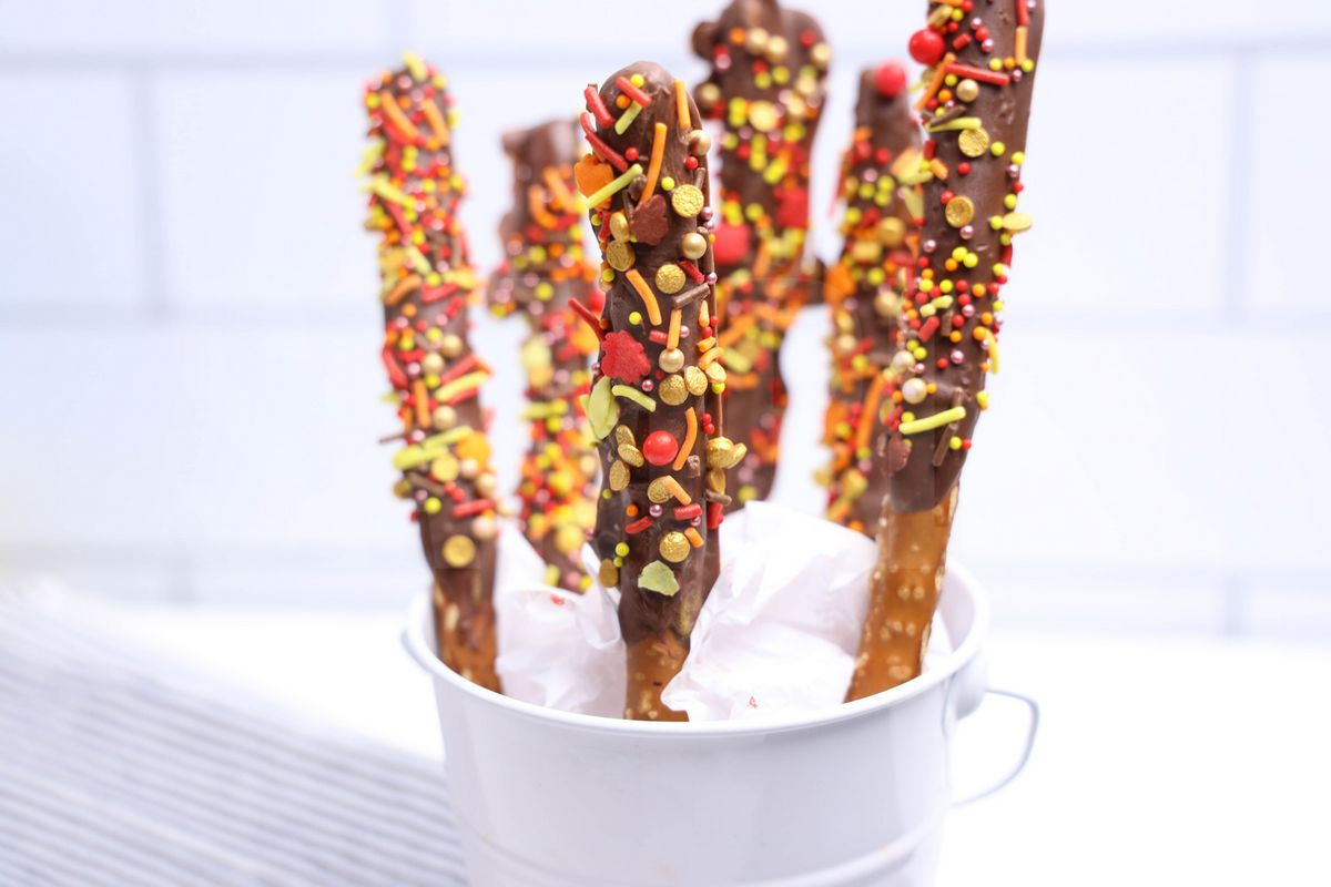Fall Sprinkle Pretzel Rods - Set 4 - Image 4
