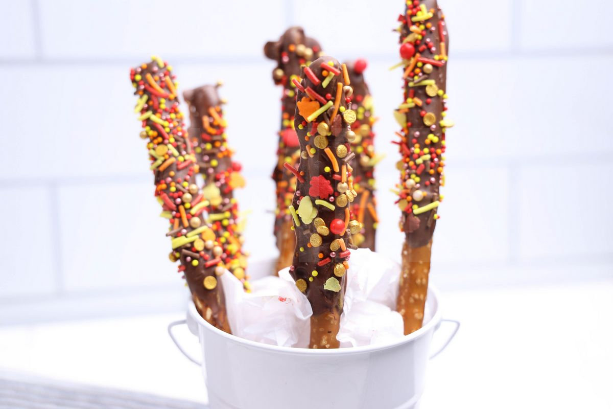 Fall Sprinkle Pretzel Rods - Set 4 - Image 3