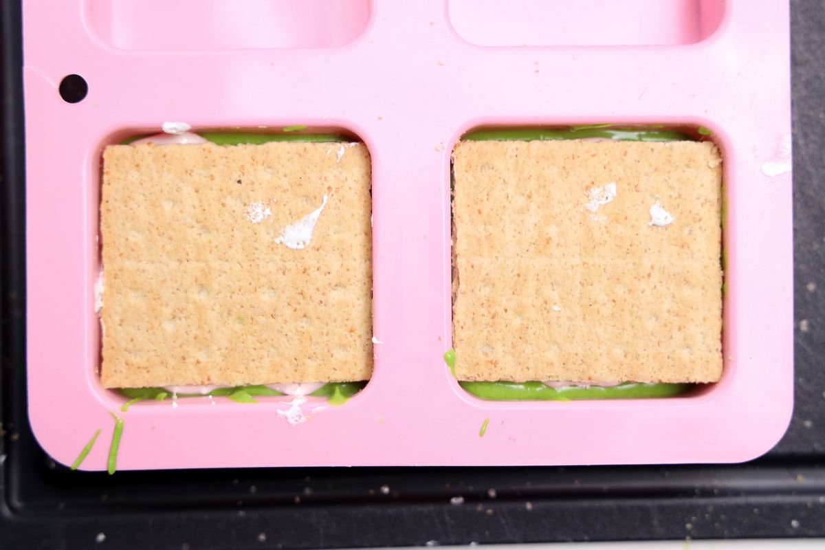 Grinch S'mores Bars - Set 3 - Image 7