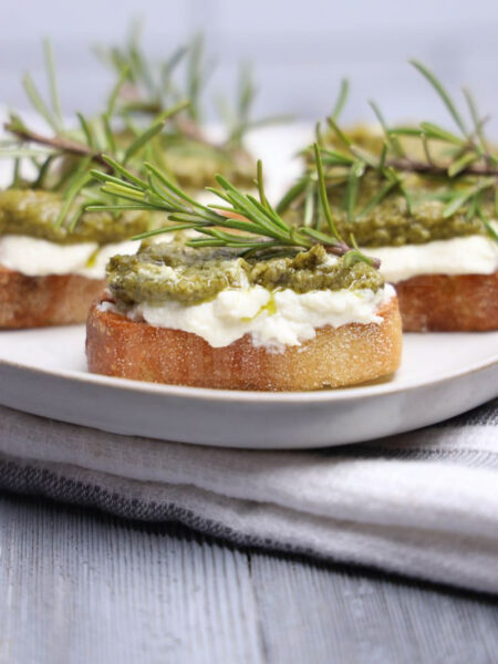 Pesto Ricotta Crostini - Set 1