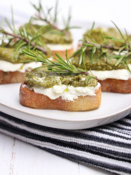Pesto Ricotta Crostini - Set 4