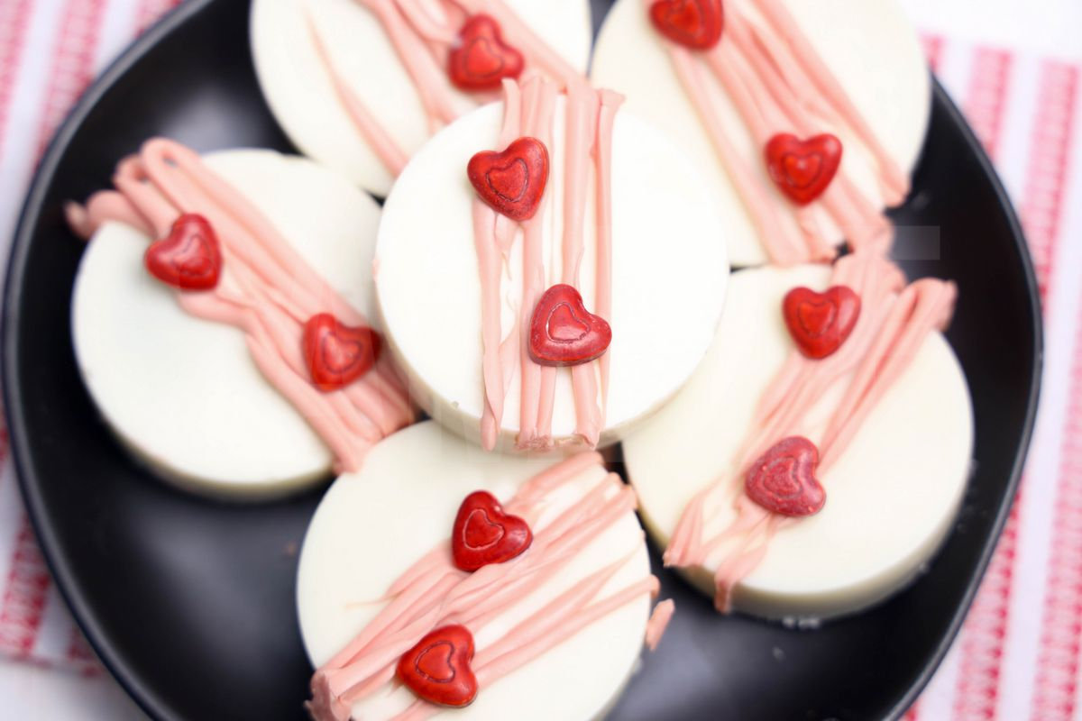 Valentine's Oreos - Set 4 - Image 4