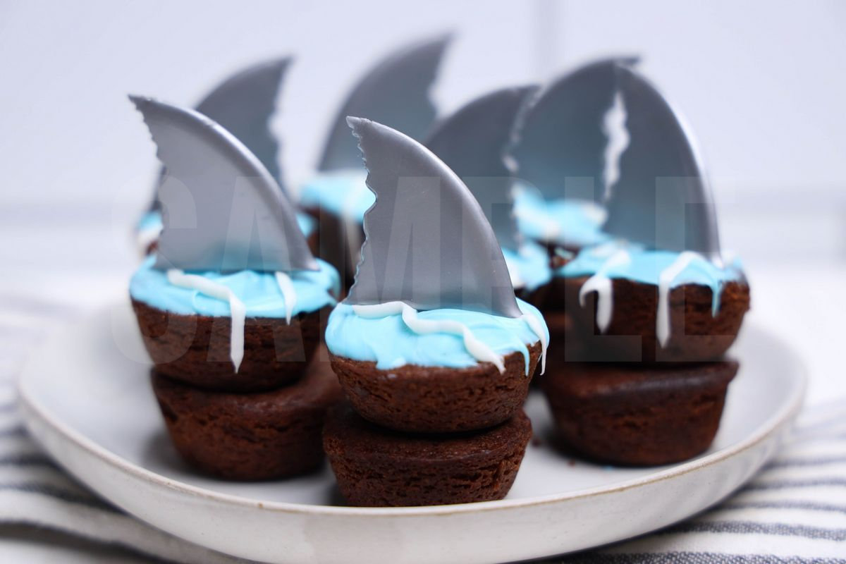 Shark Brownies - Set 2 - Image 3