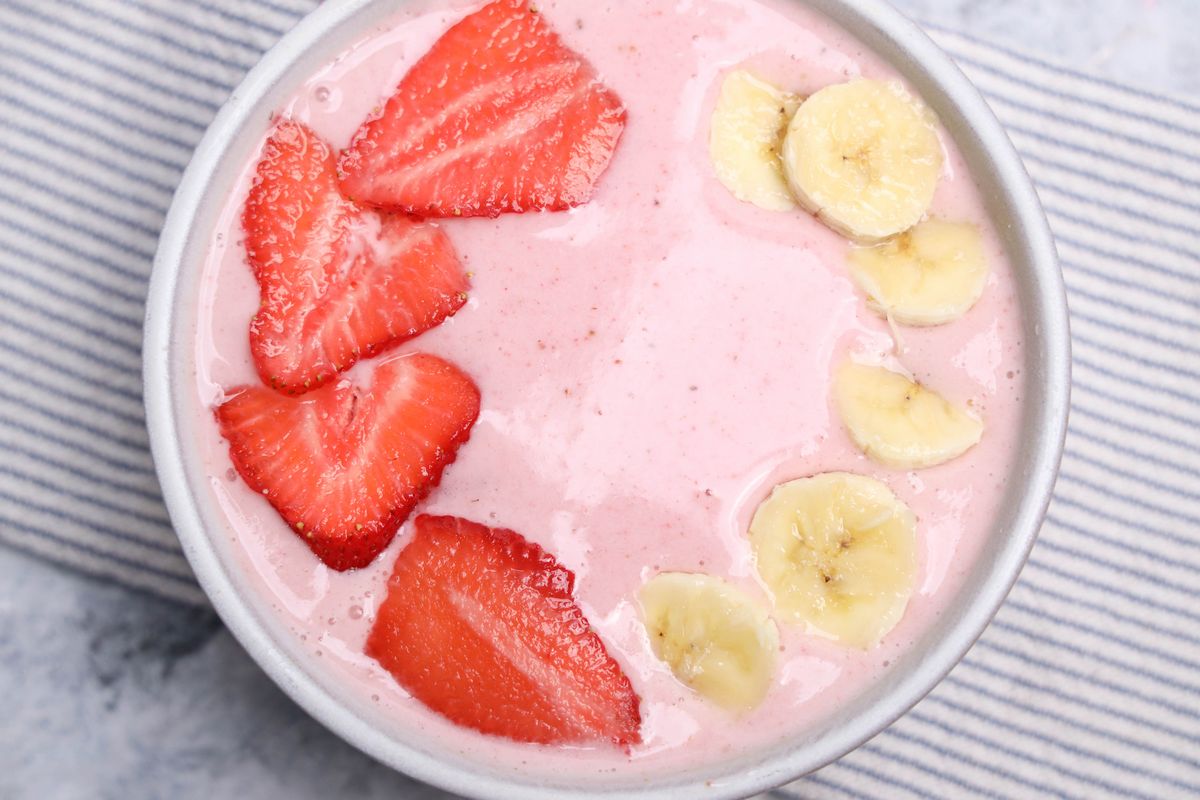 Strawberry Banana Smoothie Bowl - Set 1 - Image 4