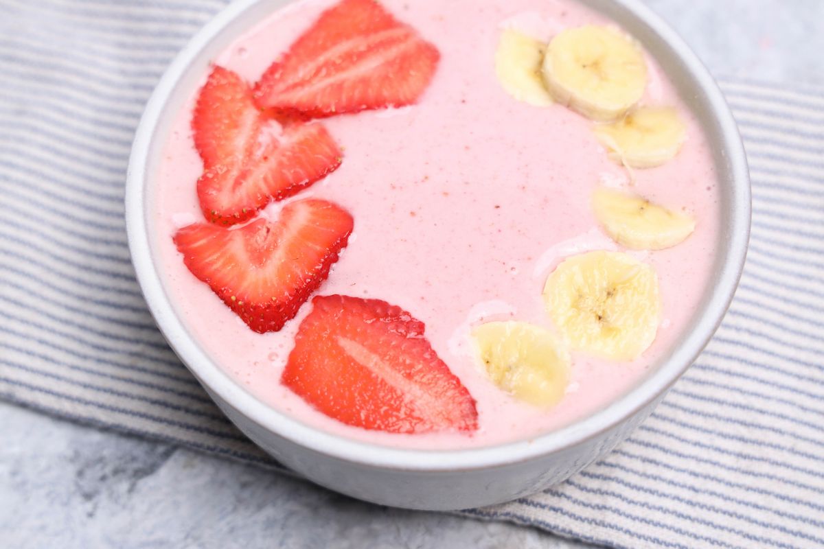 Strawberry Banana Smoothie Bowl - Set 1 - Image 3