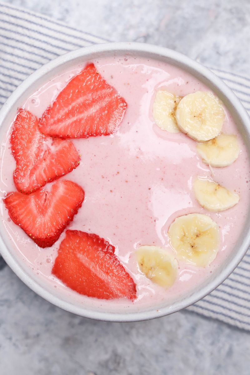 Strawberry Banana Smoothie Bowl - Set 1