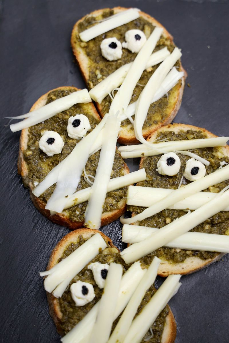 Mummy Pesto Toast - Set 1