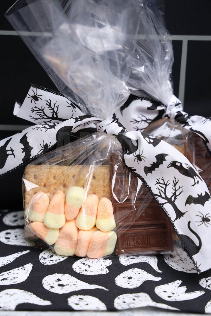 Candy Corn S'mores Kit - Set 1 - Image 2