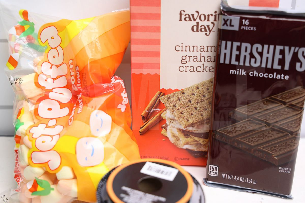 Candy Corn S'mores Kit - Set 3 - Image 8