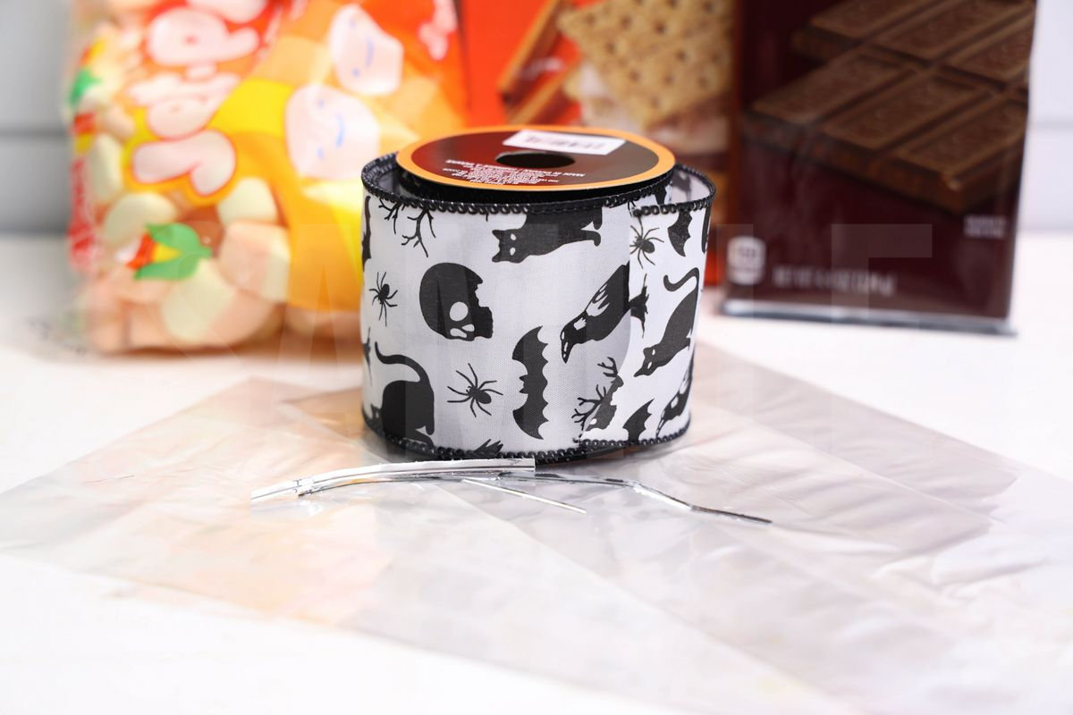 Candy Corn S'mores Kit - Set 3 - Image 7