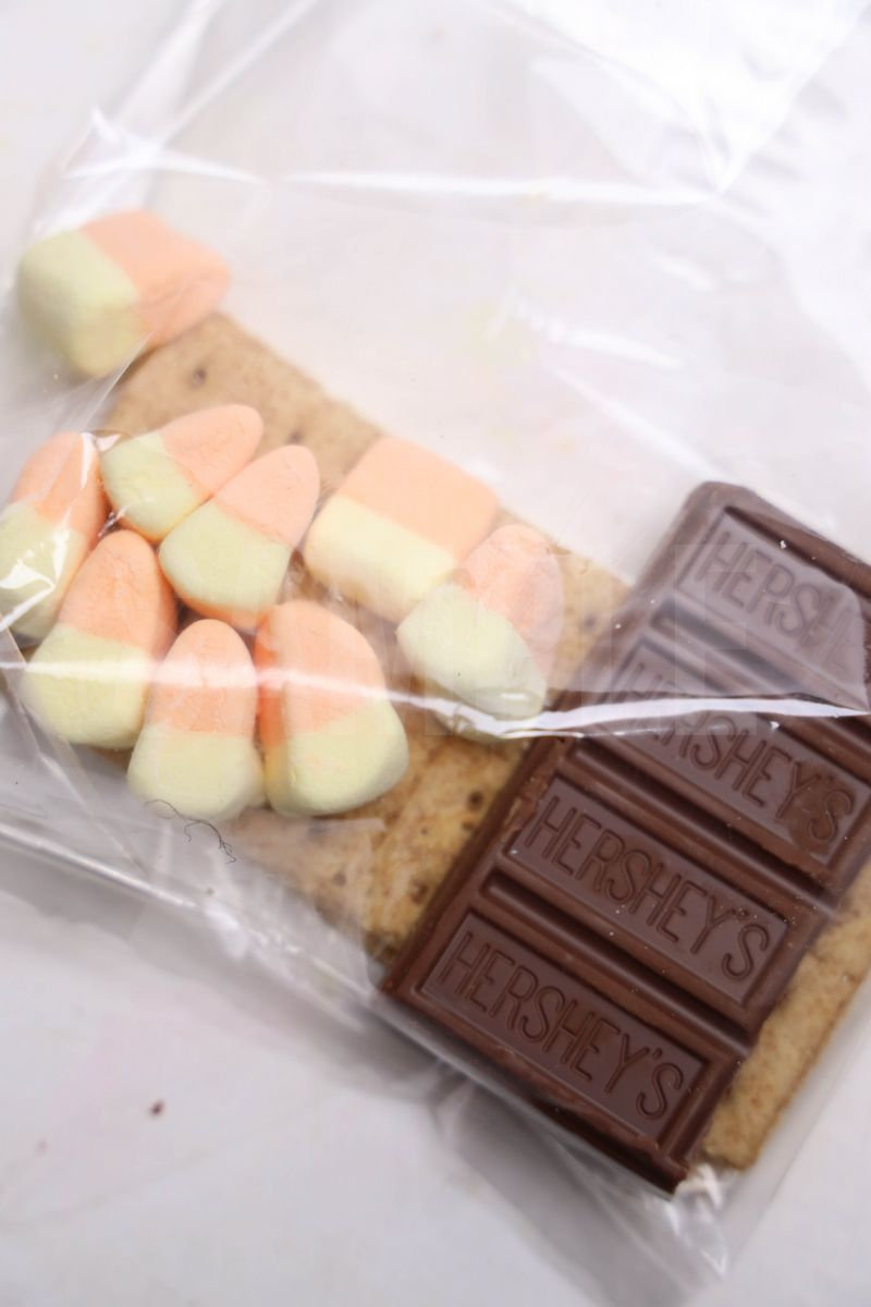 Candy Corn S'mores Kit - Set 3 - Image 5