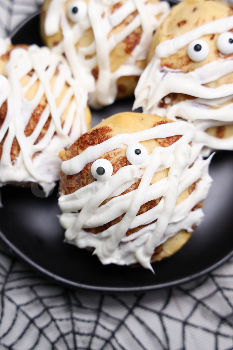 Mummy Cinnamon Rolls - Set 2 - Image 2