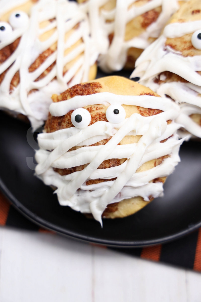 Mummy Cinnamon Rolls - Set 3