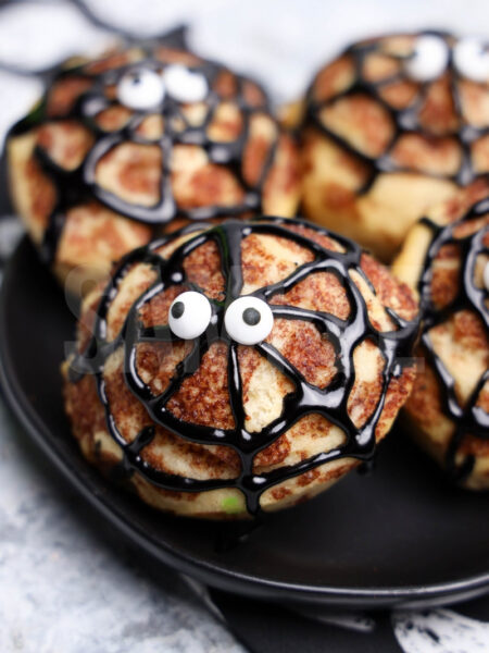 Spider Cinnamon Rolls - Set 1