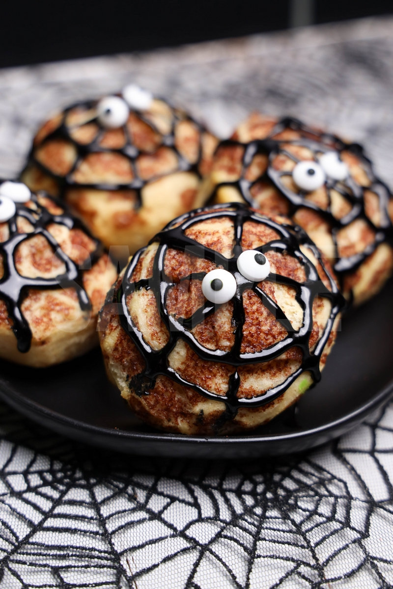 Spider Cinnamon Rolls - Set 2 - Image 2