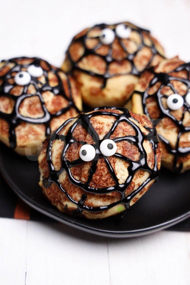Spider Cinnamon Rolls - Set 3