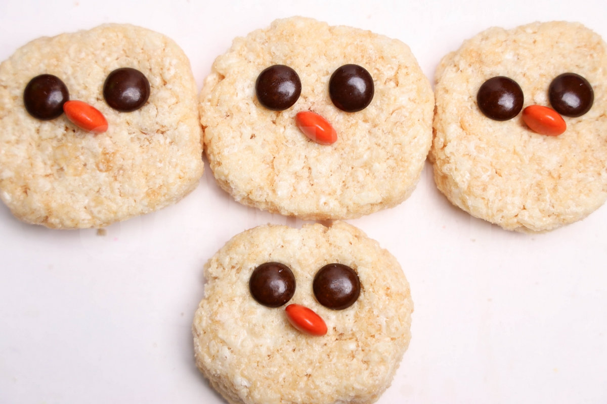 Snowman Rice Krispies Treats - Set 2 - Image 6